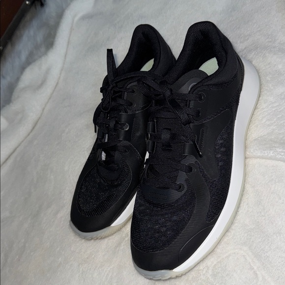 Lululemon strong feel shoes size 9.5 - Picture 1 of 5